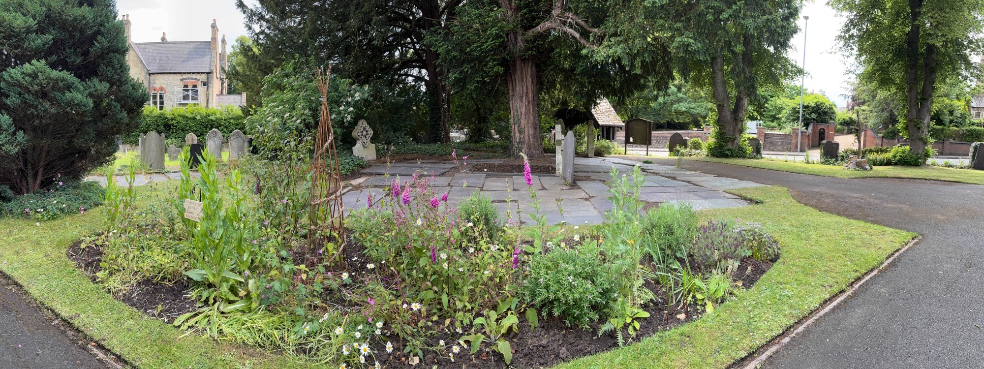 Our nature garden *for birds, bees and butterflies*